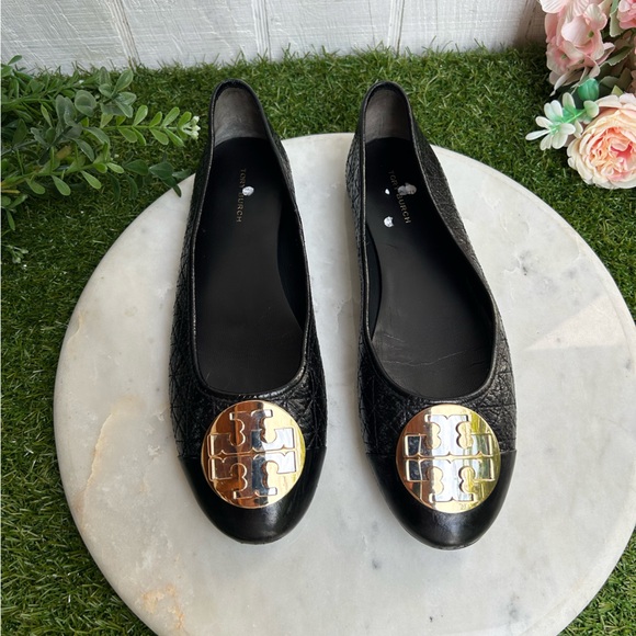 Tory Burch Claire Quilted Ballet Flat 
$258 Sz 8.5
Perfect Black / Gold / Silver - Picture 13 of 17